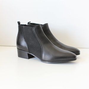 Aquatalia Falco Black Leather Low Heel Ankle Chelsea Boots, size 8